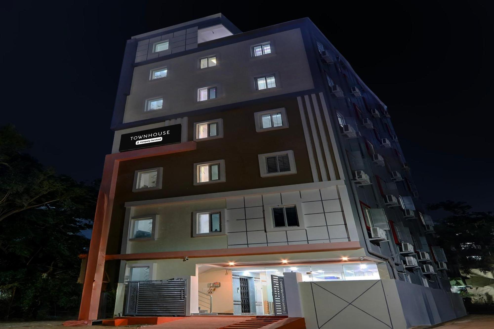 Super Townhouse Nanak Ram Guda Near Waverock Sez Hyderabad Eksteriør billede
