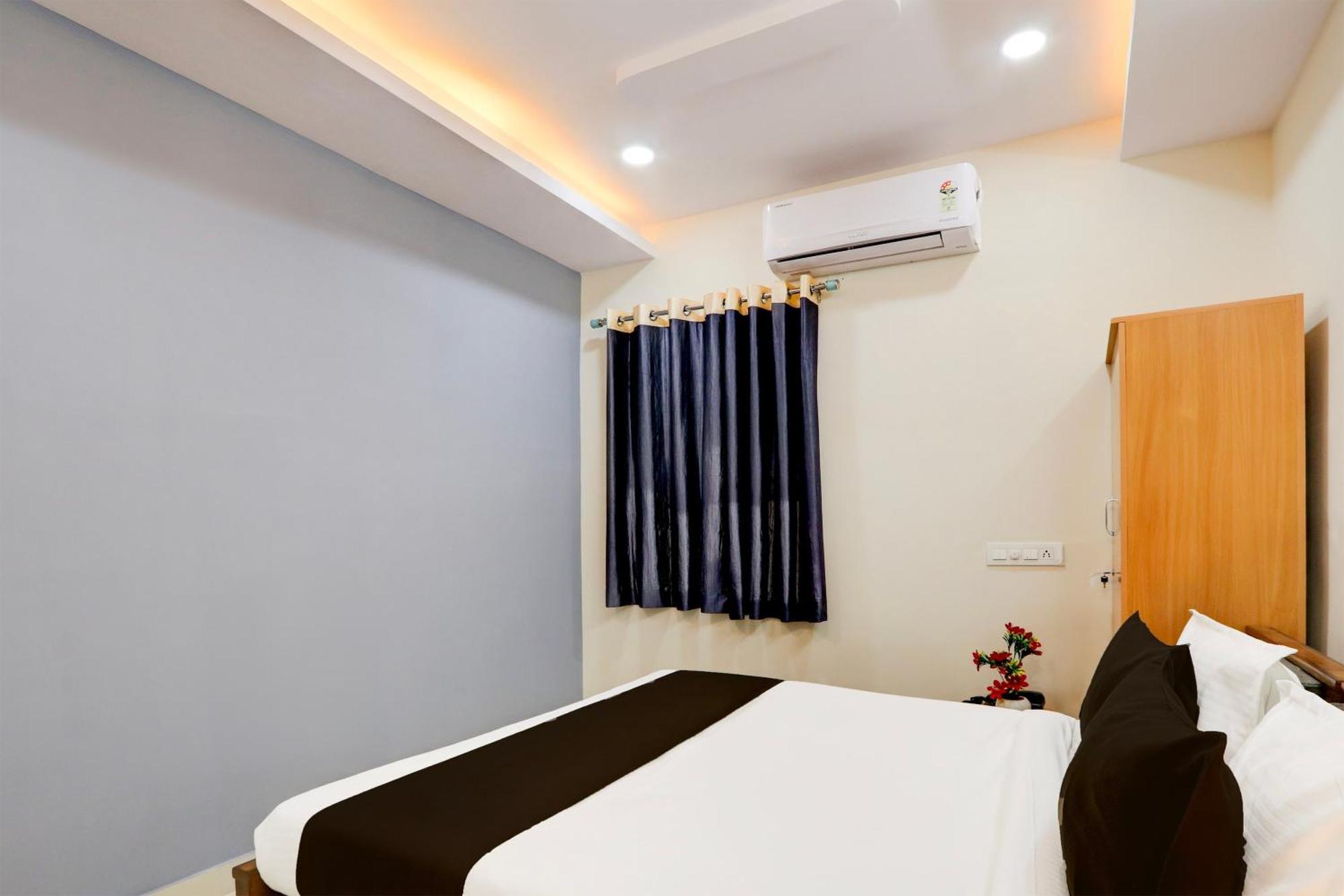 Super Townhouse Nanak Ram Guda Near Waverock Sez Hyderabad Eksteriør billede