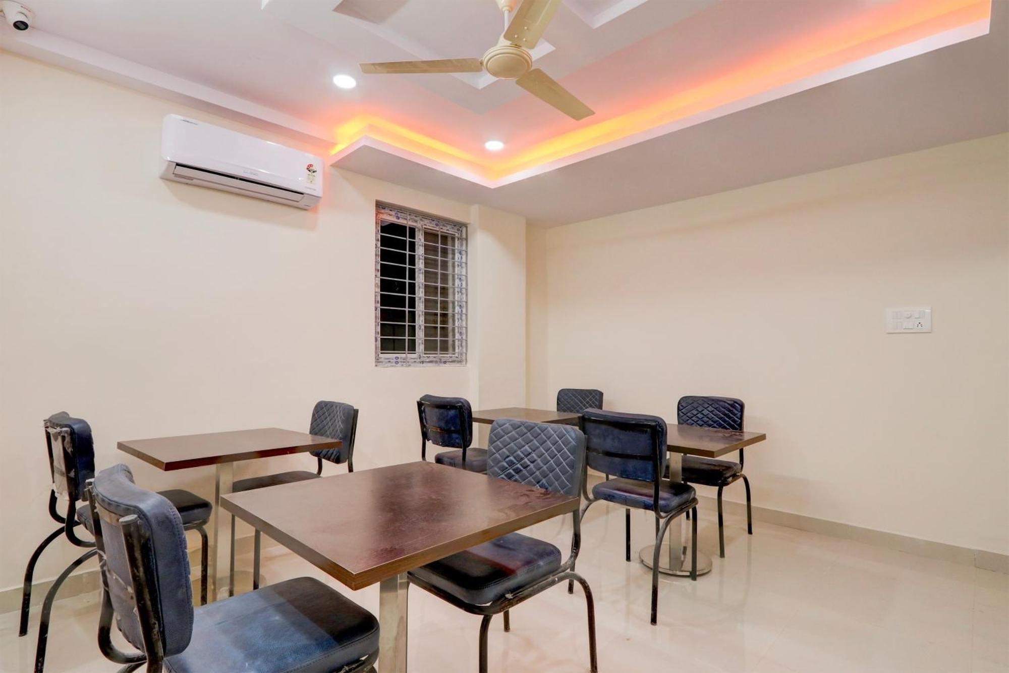Super Townhouse Nanak Ram Guda Near Waverock Sez Hyderabad Eksteriør billede
