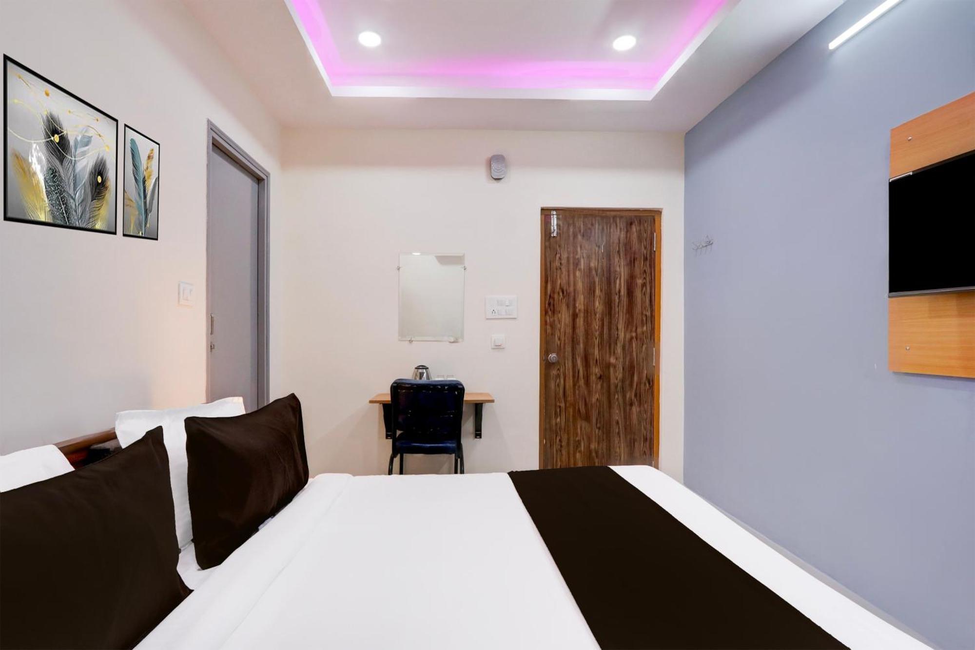Super Townhouse Nanak Ram Guda Near Waverock Sez Hyderabad Eksteriør billede
