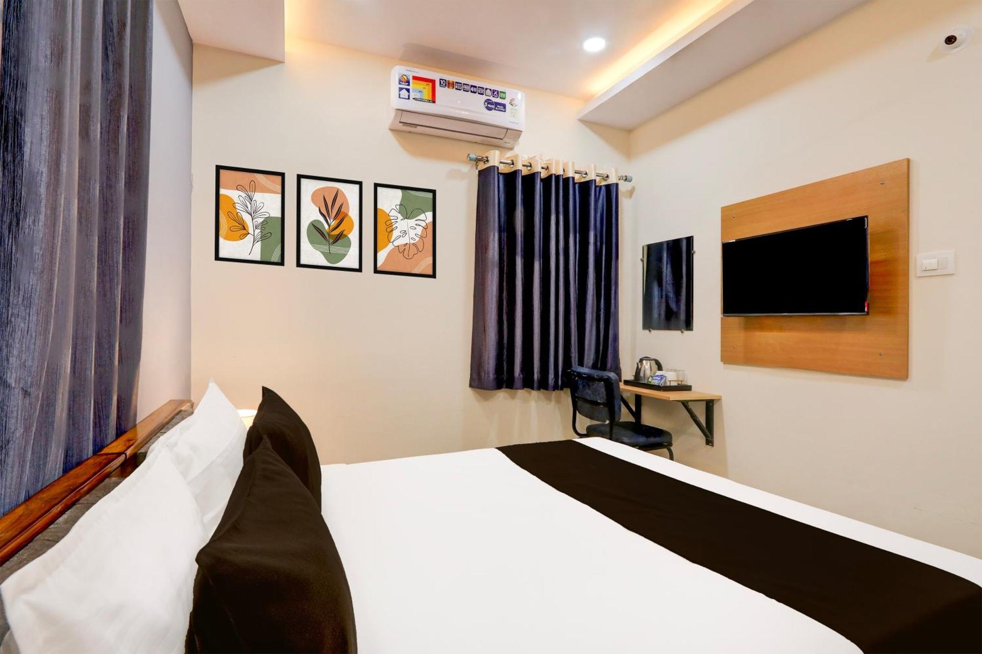 Super Townhouse Nanak Ram Guda Near Waverock Sez Hyderabad Eksteriør billede