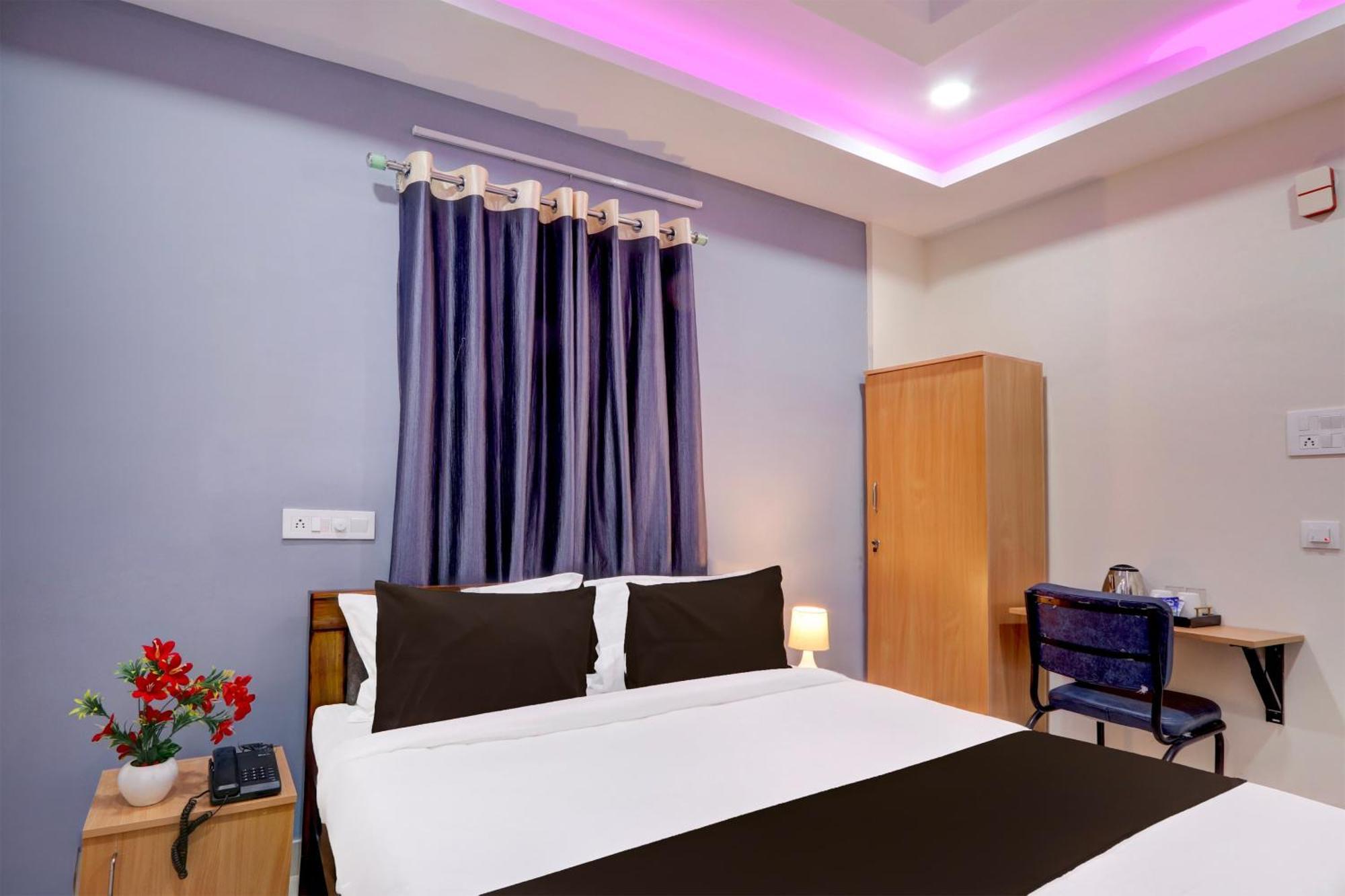 Super Townhouse Nanak Ram Guda Near Waverock Sez Hyderabad Eksteriør billede