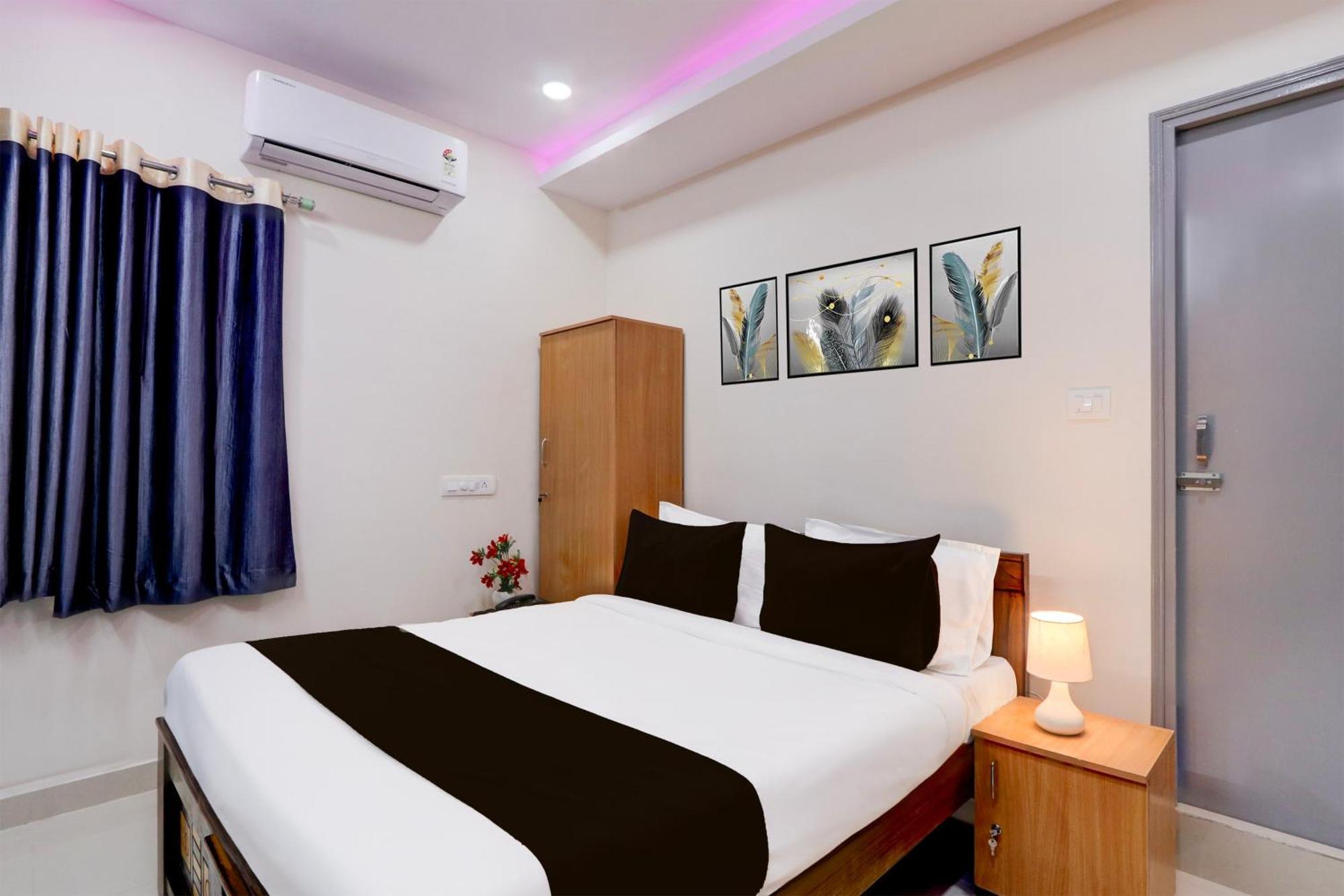 Super Townhouse Nanak Ram Guda Near Waverock Sez Hyderabad Eksteriør billede