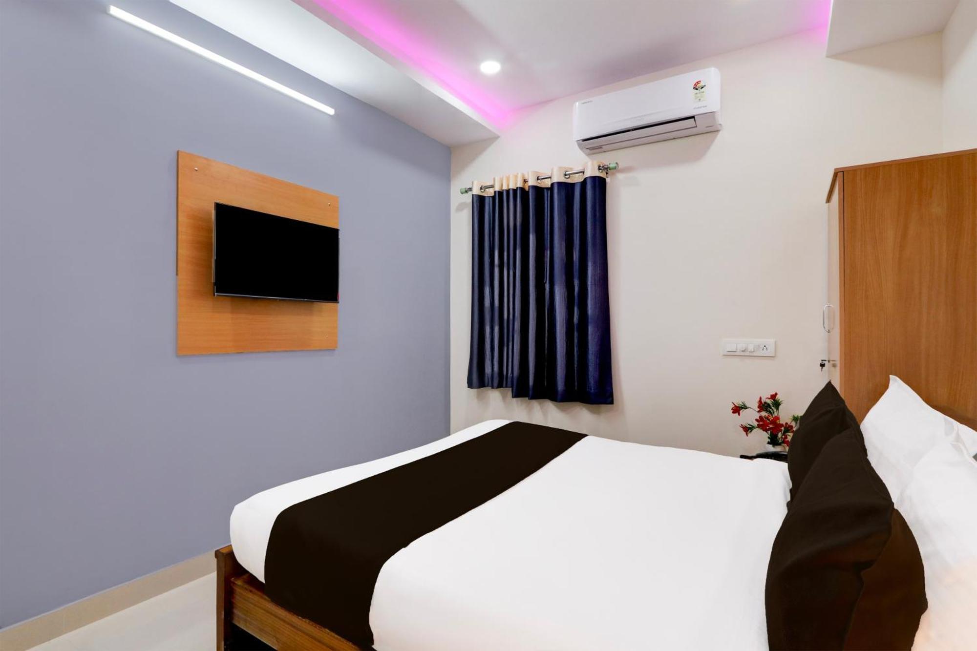 Super Townhouse Nanak Ram Guda Near Waverock Sez Hyderabad Eksteriør billede