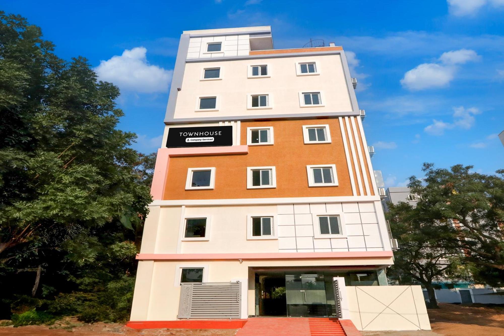 Super Townhouse Nanak Ram Guda Near Waverock Sez Hyderabad Eksteriør billede